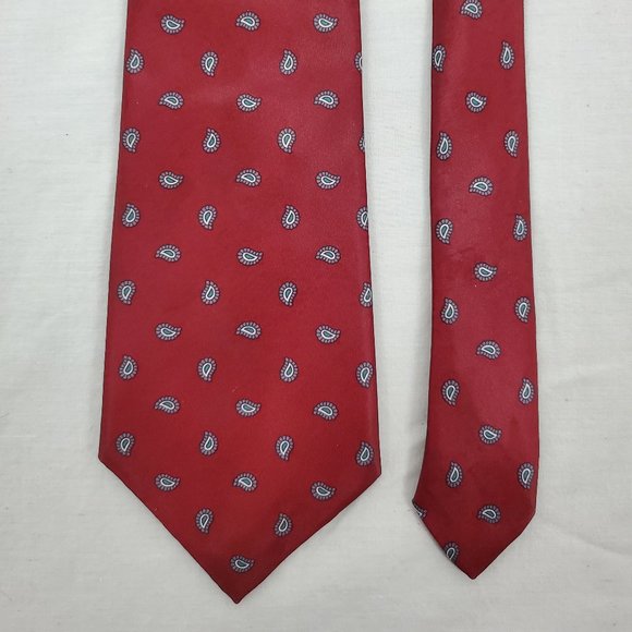 Robert Alan Poly Silk Necktie Red Paisley  Made in the U.S.A - Picture 4 of 7
